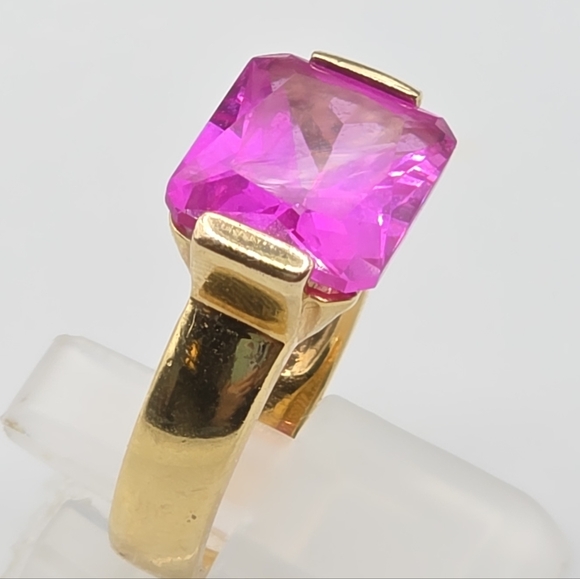Designer Signed Vivid Pink Sapphire Ring - Picture 3 of 12